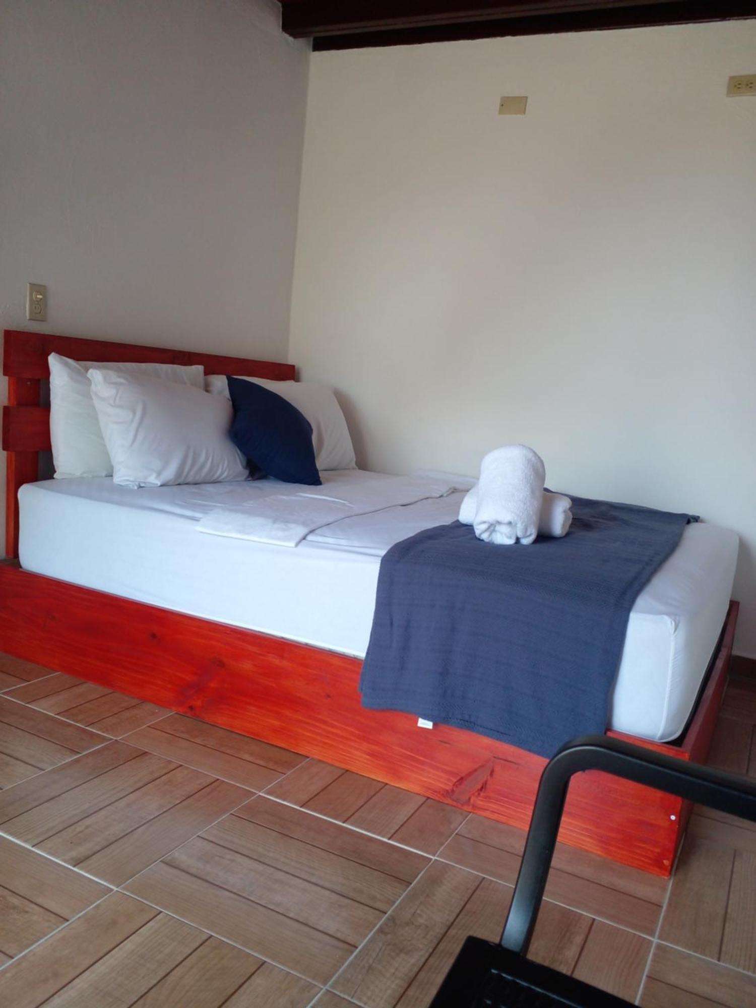 Cabanas Martina Surf Playa Guanico Pedregal ภายนอก รูปภาพ